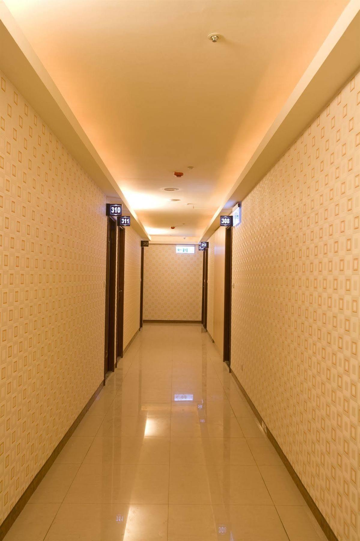 Happy Hotel Taipei Luaran gambar
