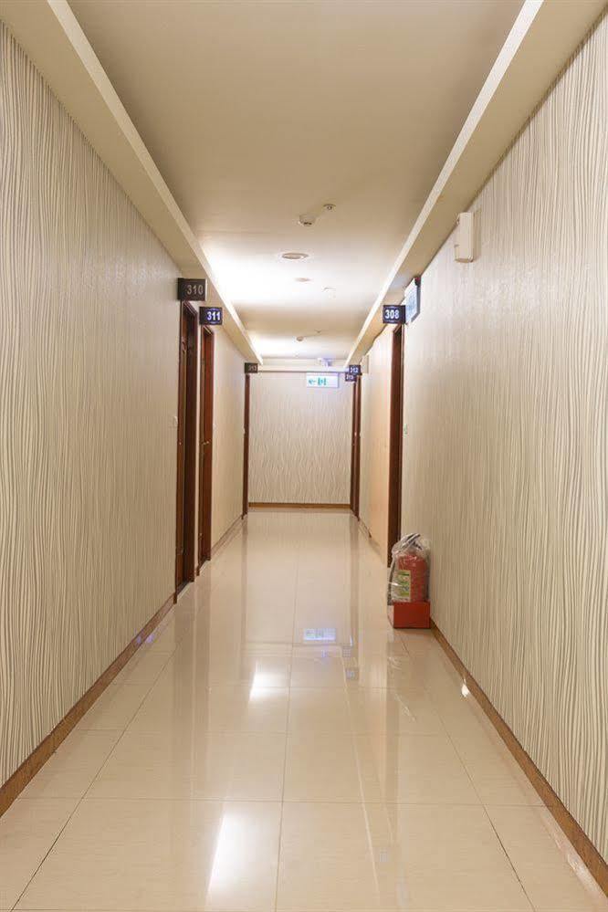 Happy Hotel Taipei Luaran gambar